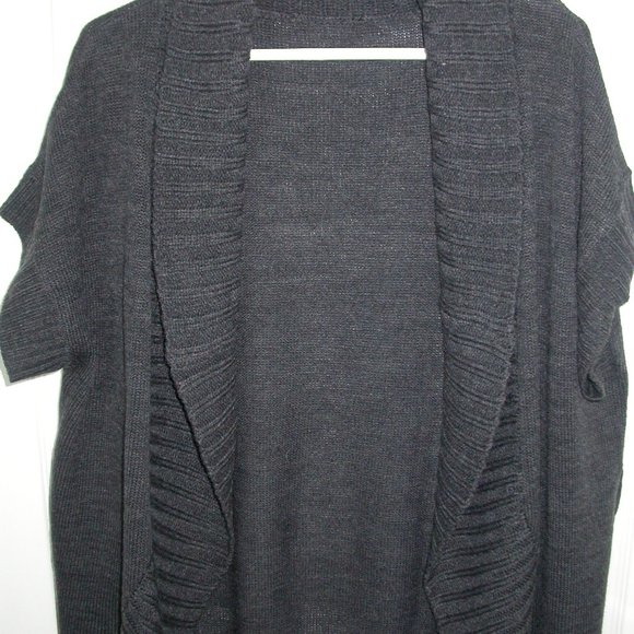 Grey Short Sleeved Sweater - Picture 2 of 4